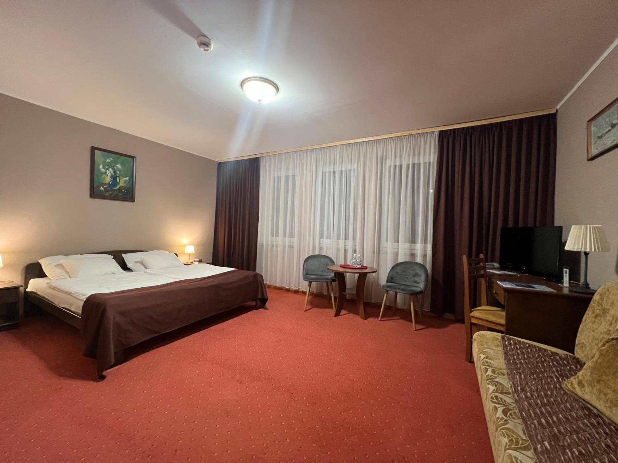 Hotel Klodzko Ngoại thất bức ảnh