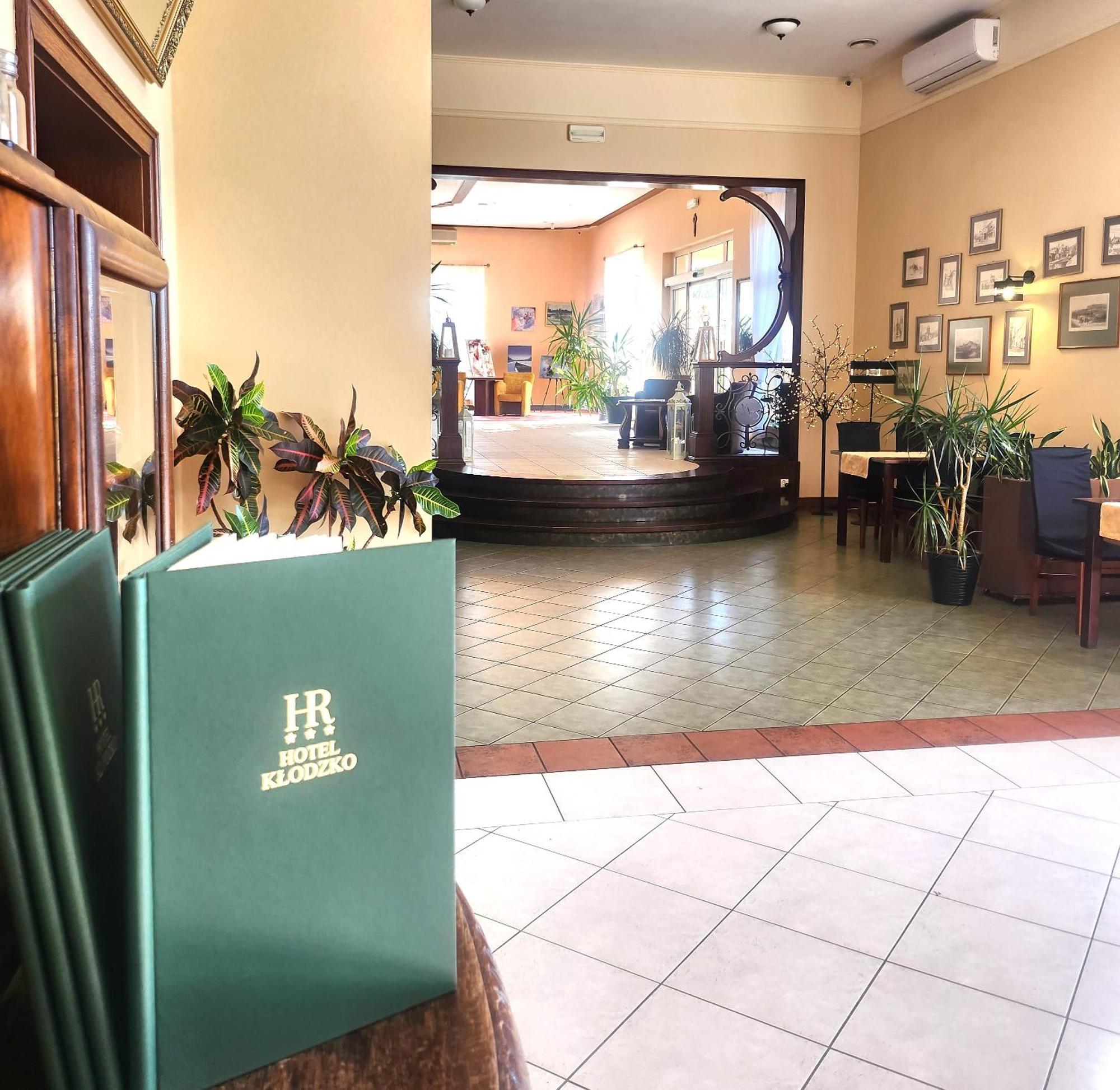 Hotel Klodzko Ngoại thất bức ảnh